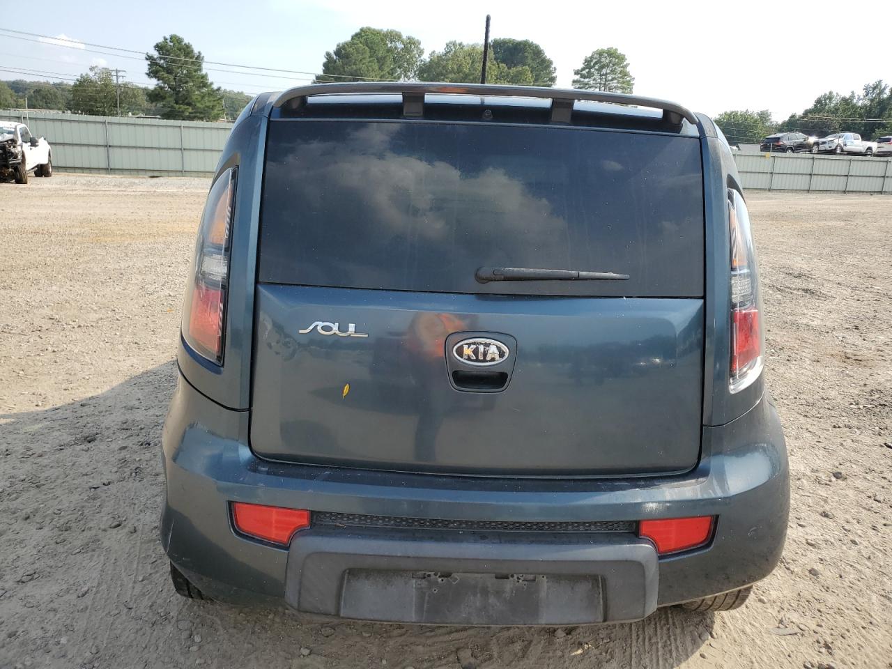 2011 Kia Soul + VIN: KNDJT2A24B7216502 Lot: 80658005