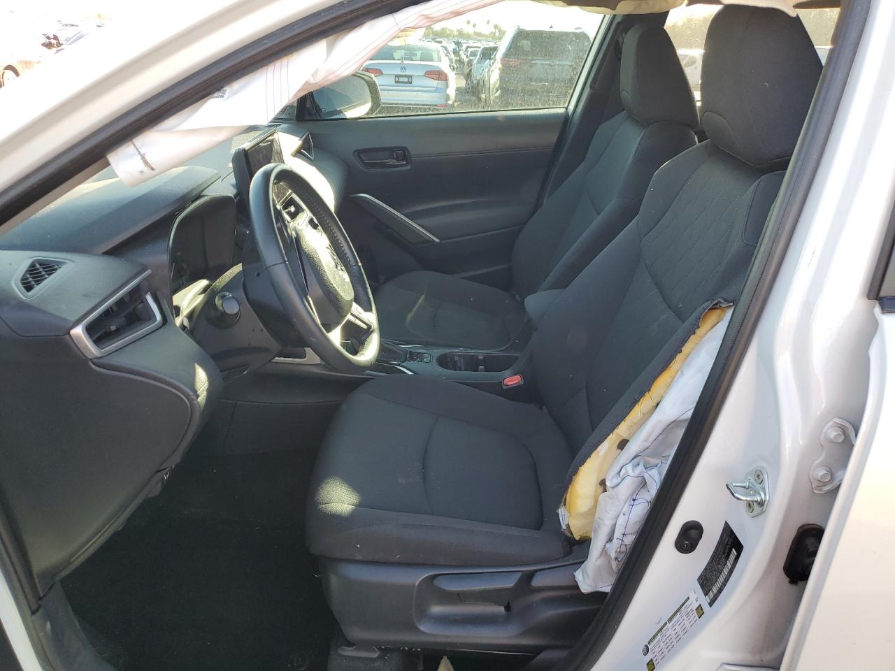 2023 Toyota Corolla Cross Le VIN: 7MUBAAAG2PV037684 Lot: 84614775