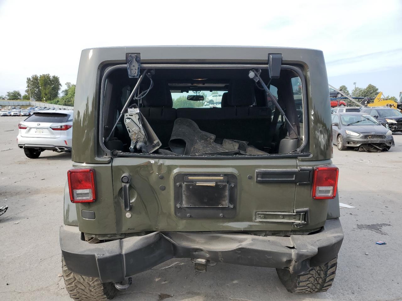 2015 Jeep Wrangler Unlimited Sahara VIN: 1C4BJWEG0FL571719 Lot: 81011165