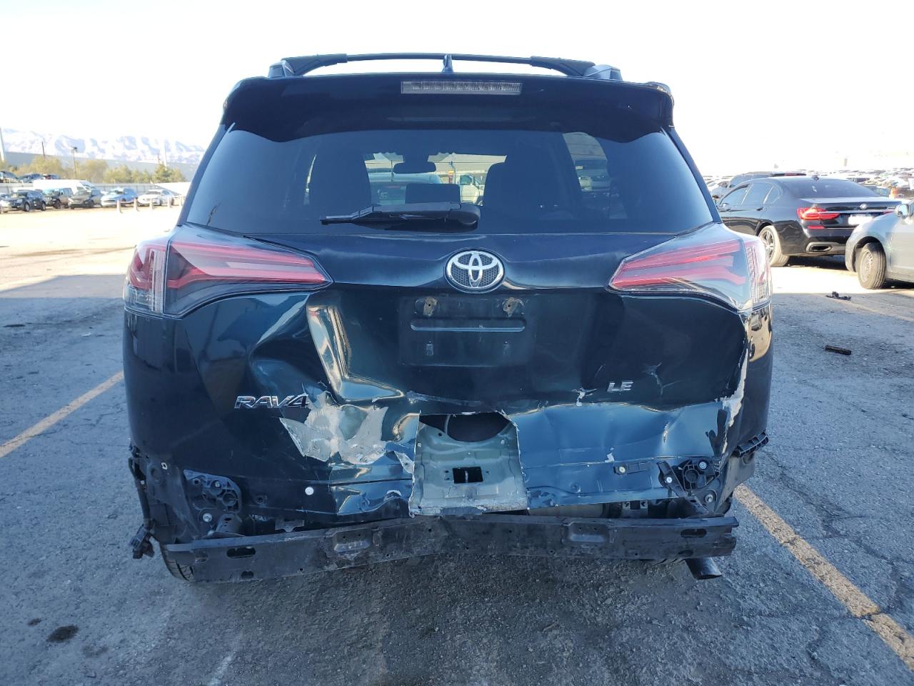 2018 Toyota Rav4 Le VIN: JTMZFREV0JJ740108 Lot: 84233295