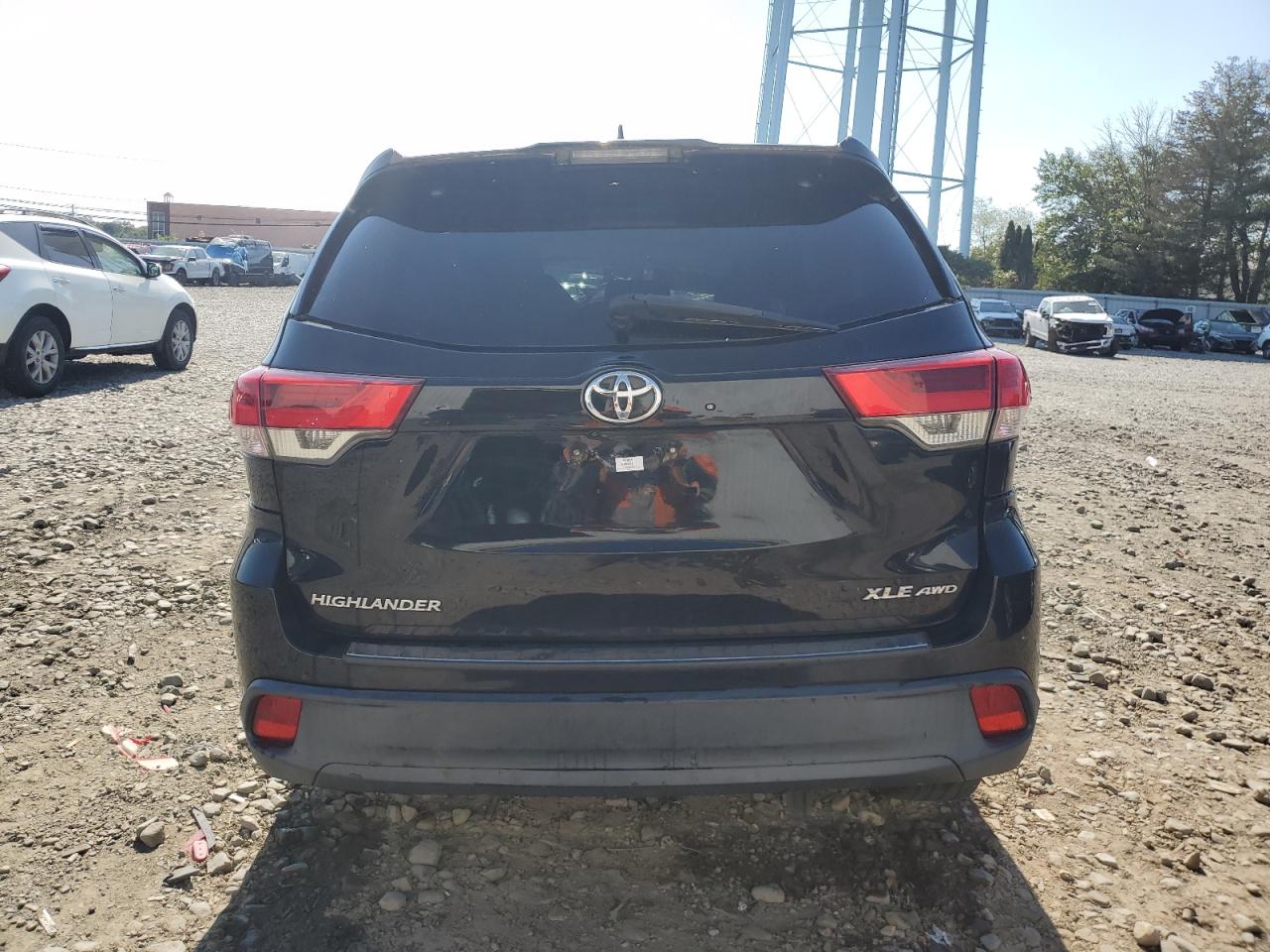 2017 Toyota Highlander Se VIN: 5TDJZRFH9HS370562 Lot: 70571705