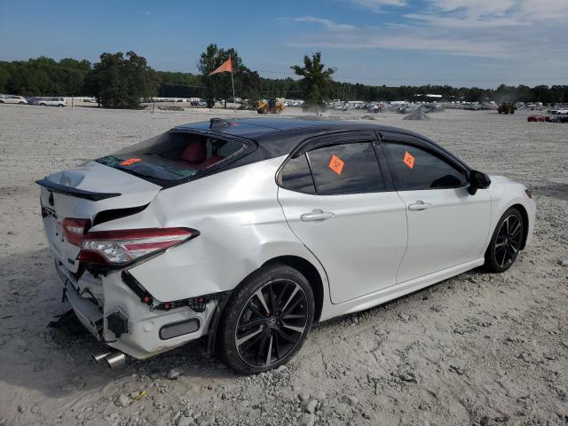  TOYOTA CAMRY 2019 Белы