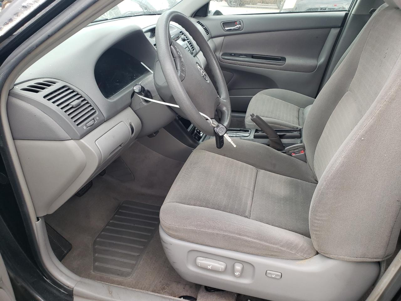 2005 Toyota Camry Le VIN: 4T1BF32K25U097611 Lot: 84171595