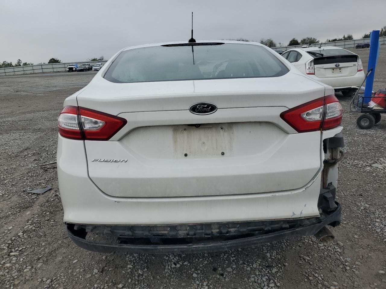 2015 Ford Fusion S VIN: 3FA6P0G78FR143026 Lot: 83872975