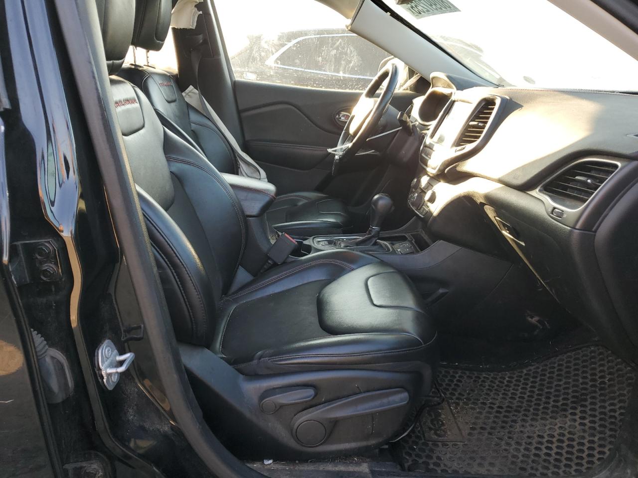 2019 Jeep Cherokee Trailhawk VIN: 1C4PJMBX6KD183283 Lot: 80997255