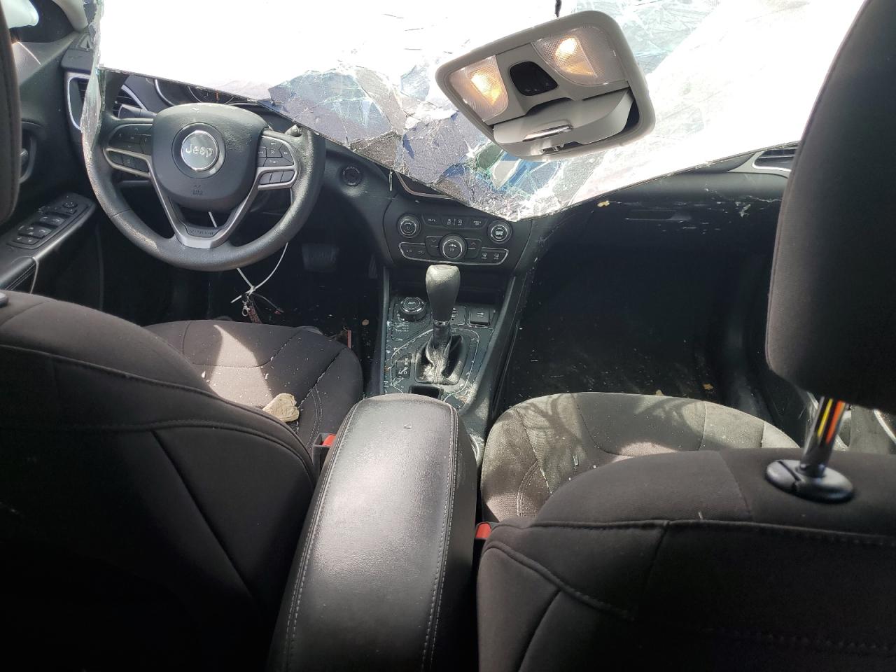 2020 Jeep Cherokee Latitude VIN: 1C4PJMCB9LD615806 Lot: 81017625