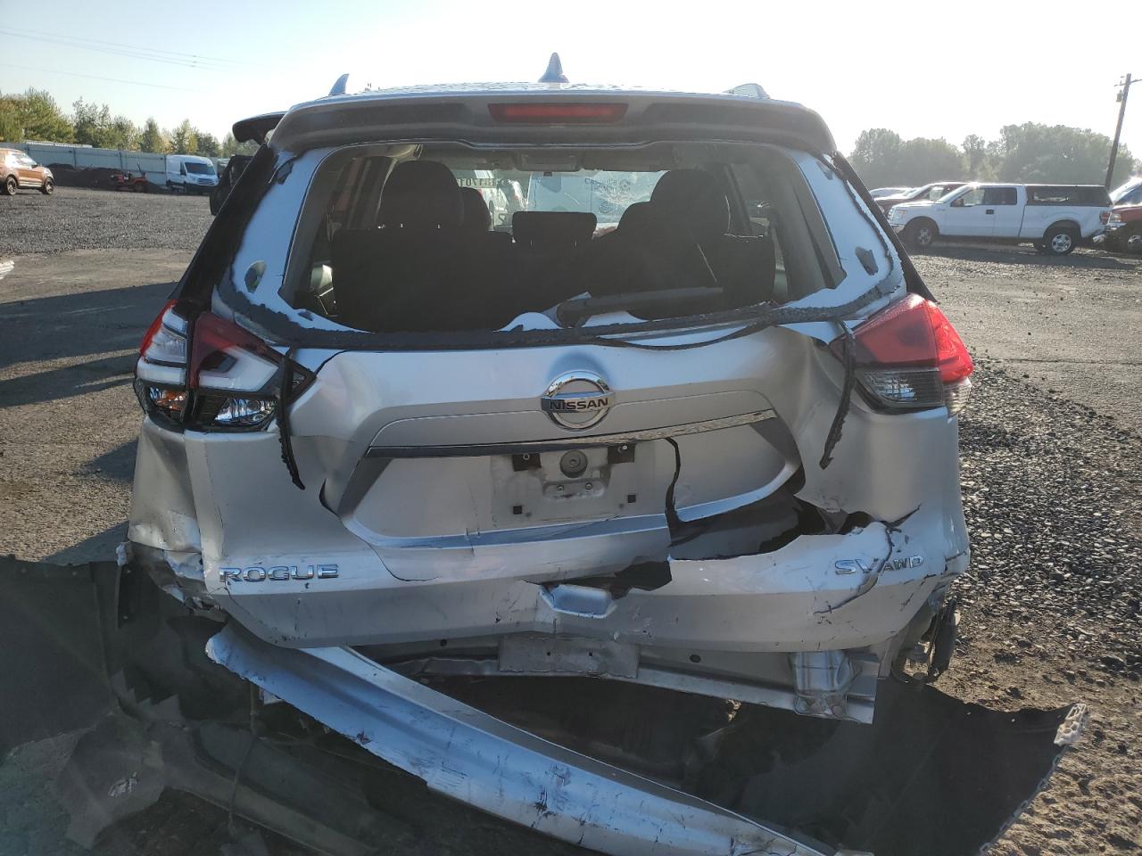 2017 Nissan Rogue S VIN: KNMAT2MV9HP530712 Lot: 81701115