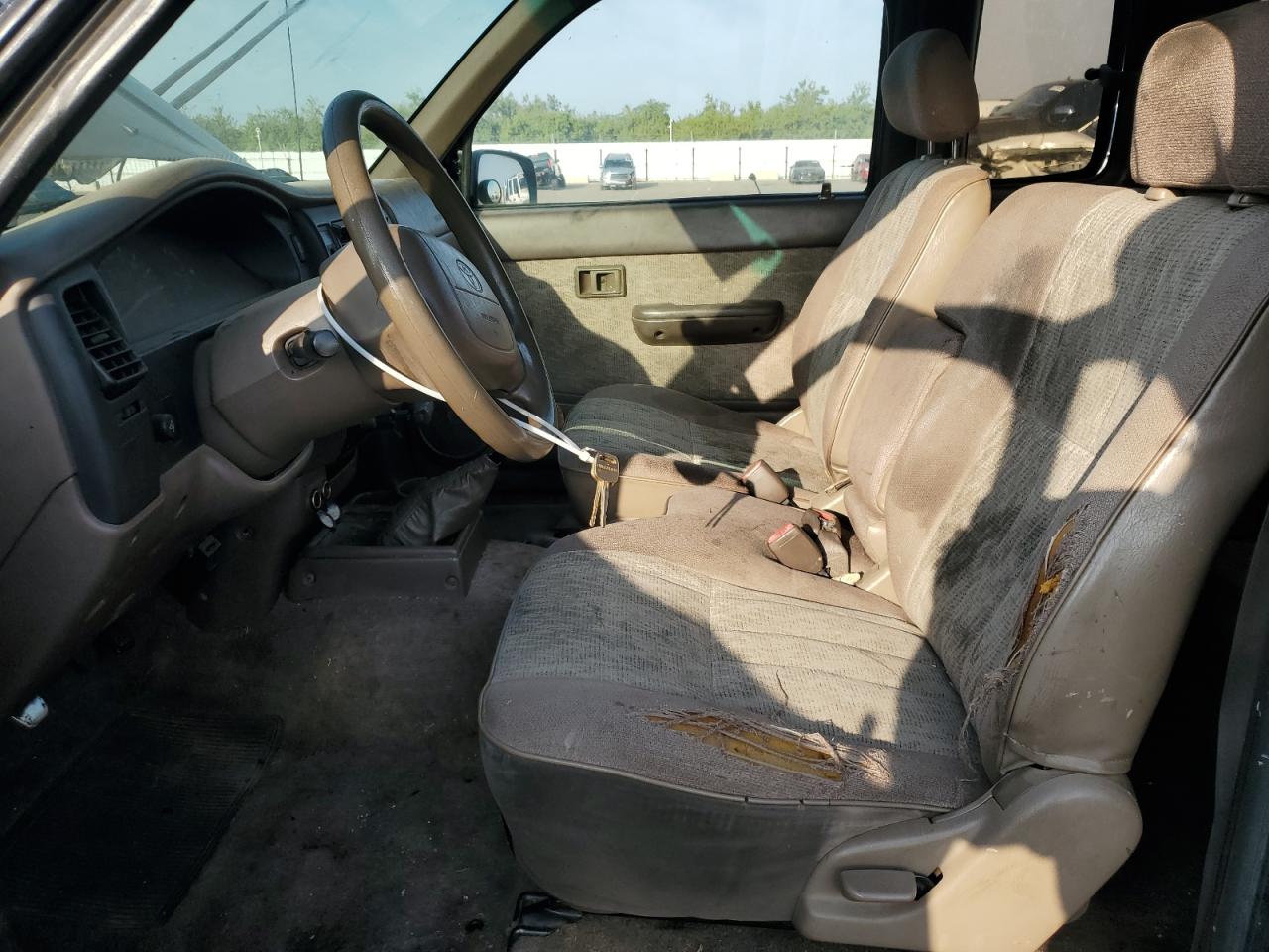 1998 Honda Uk VIN: 4TAVL52N8WZ022797 Lot: 81831305