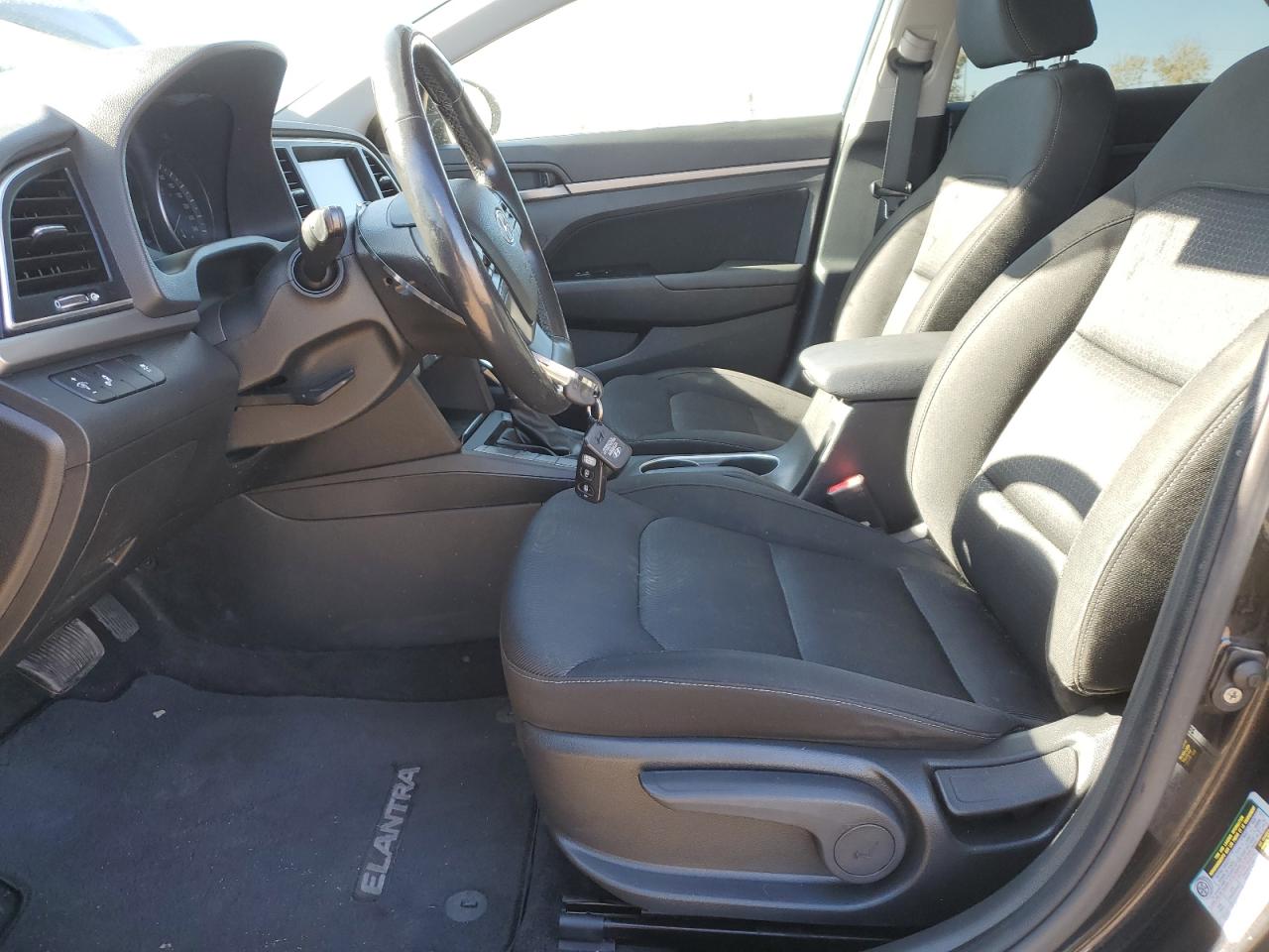 2017 Hyundai Elantra Se VIN: KMHD84LF5HU373861 Lot: 83826855