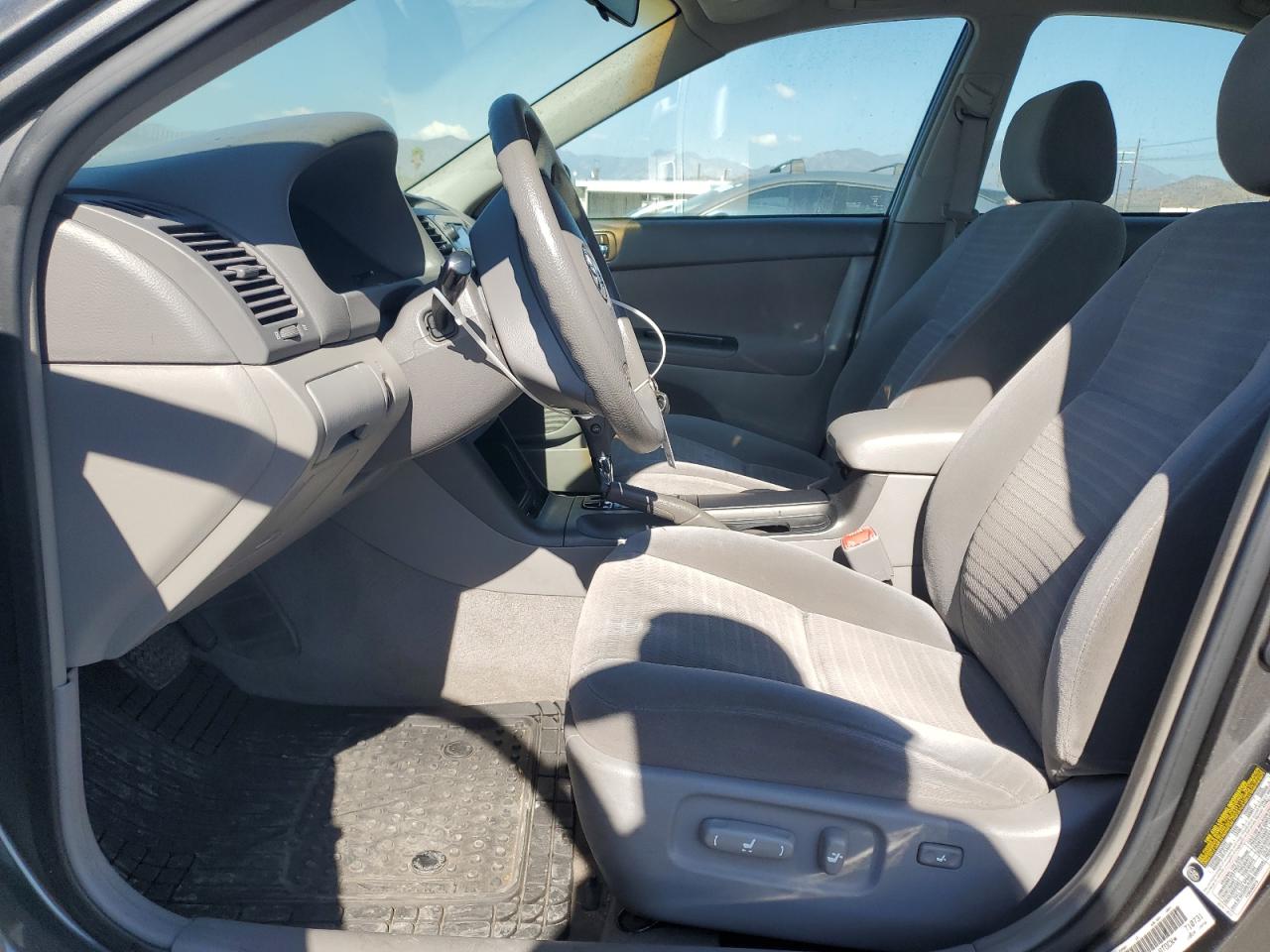 2005 Toyota Camry Le VIN: 4T1BE32K25U941939 Lot: 81940435