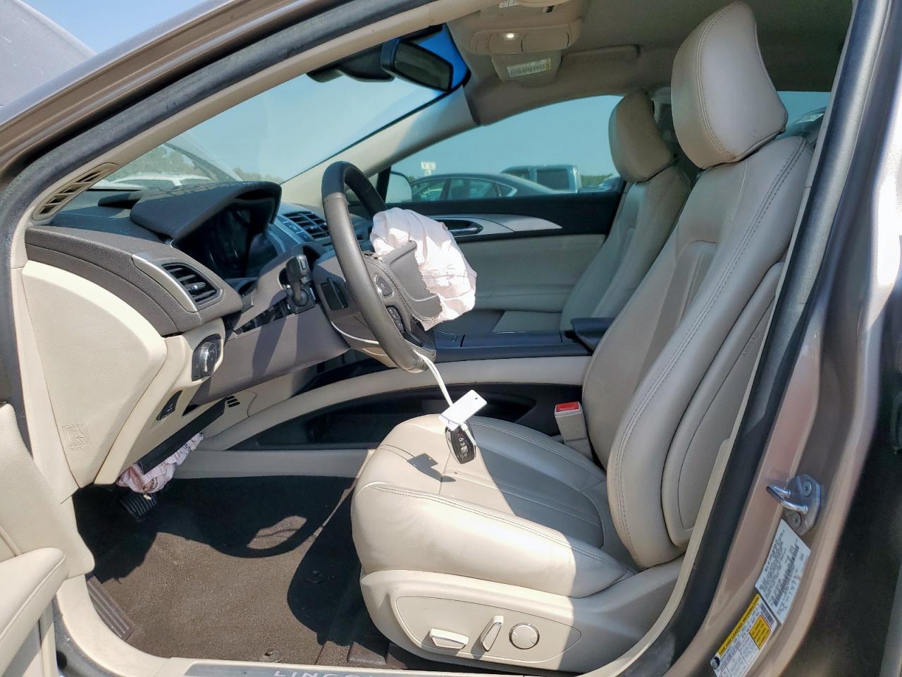 2020 Lincoln Mkz VIN: 3LN6L5A93LR622362 Lot: 81037915