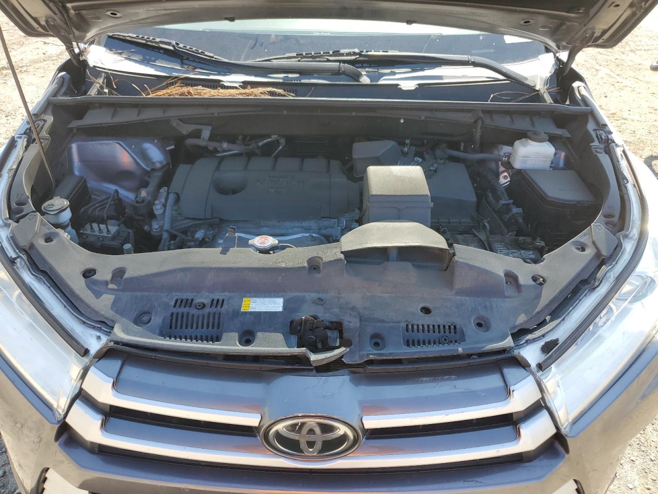 2019 Toyota Highlander Le VIN: 5TDZARFH3KS053877 Lot: 83978835