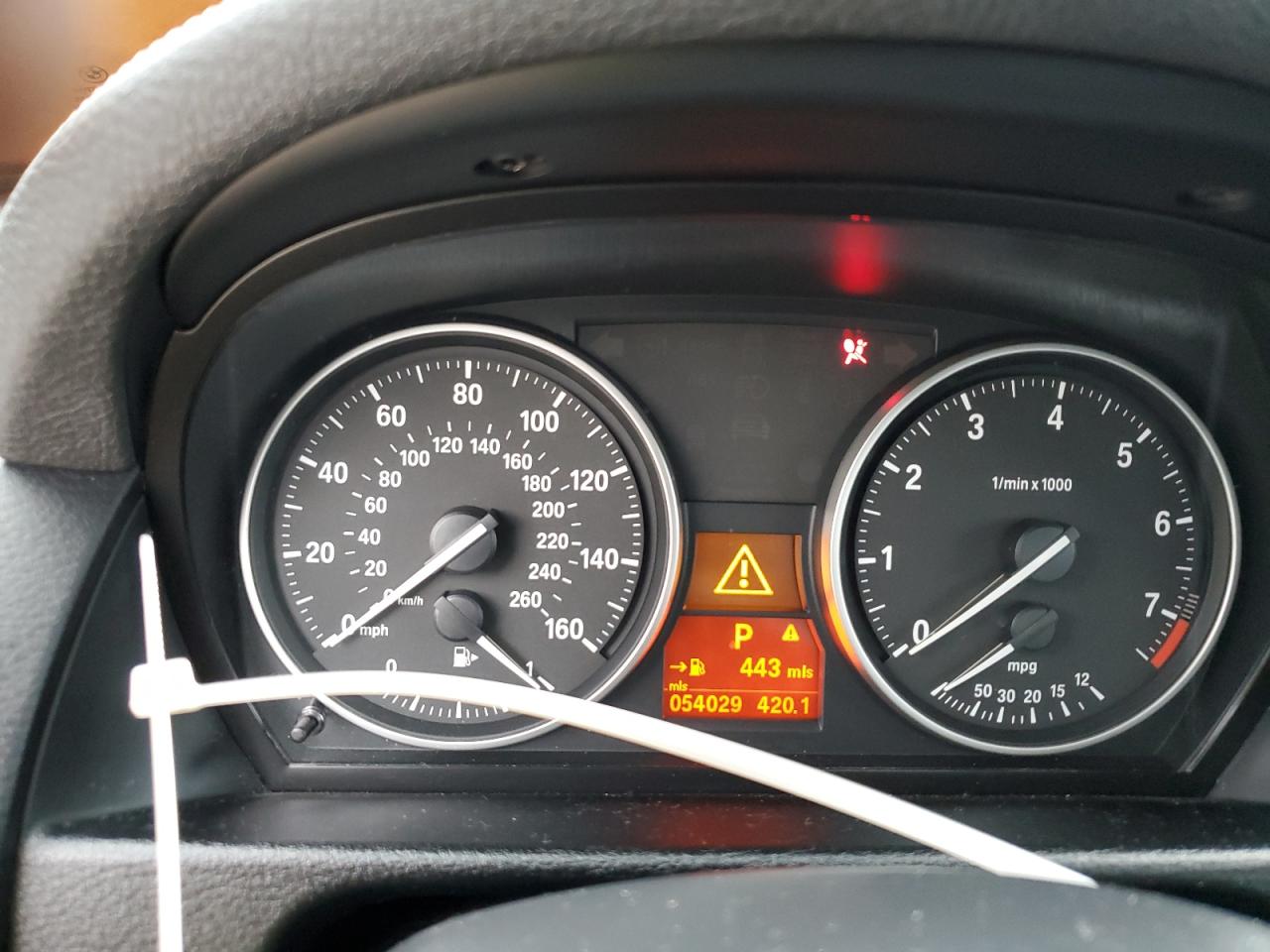 2015 BMW X1 Sdrive28I VIN: WBAVM1C58FV318464 Lot: 84016235