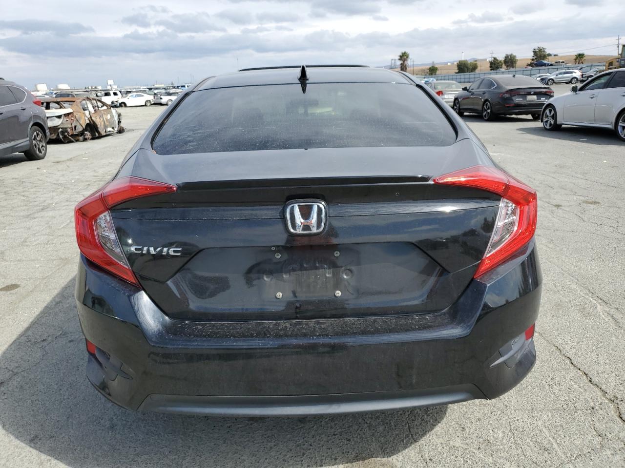 2018 Honda Civic Ex VIN: JHMFC1F33JX037687 Lot: 81944515