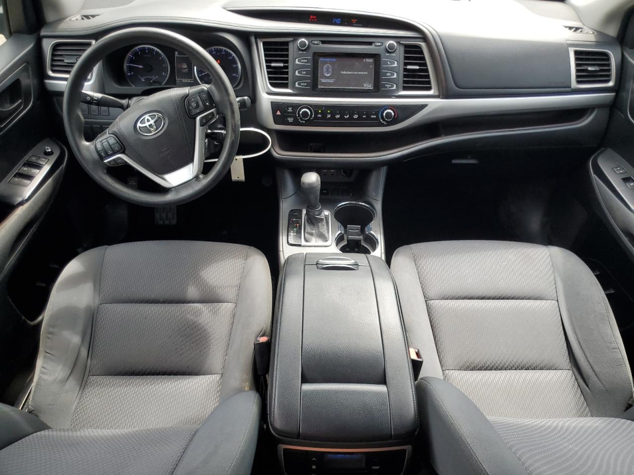 2019 Toyota Highlander Le VIN: 5TDZZRFH9KS303776 Lot: 83829635