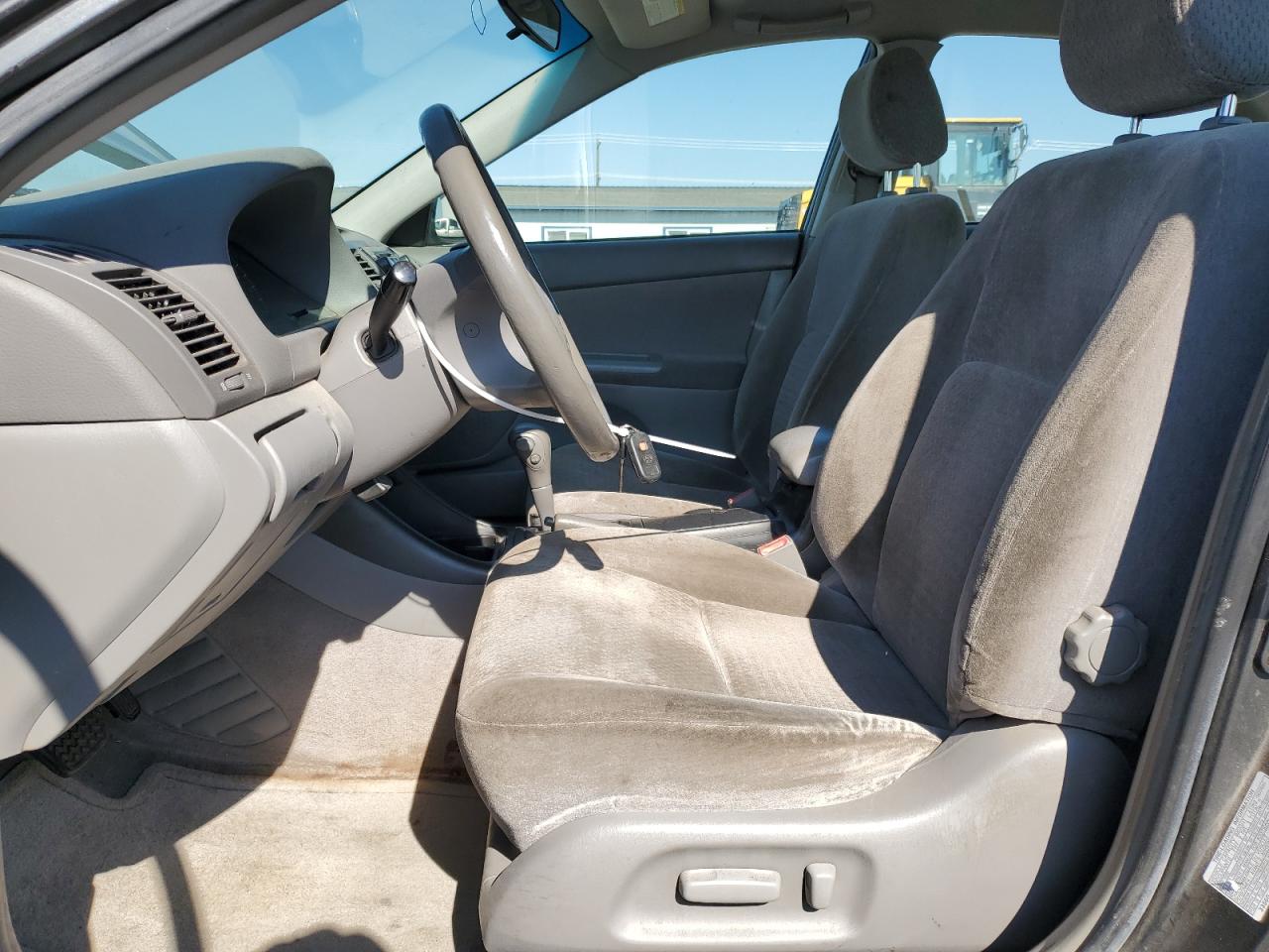 2003 Toyota Camry Le VIN: JTDBE32K030172320 Lot: 81696625