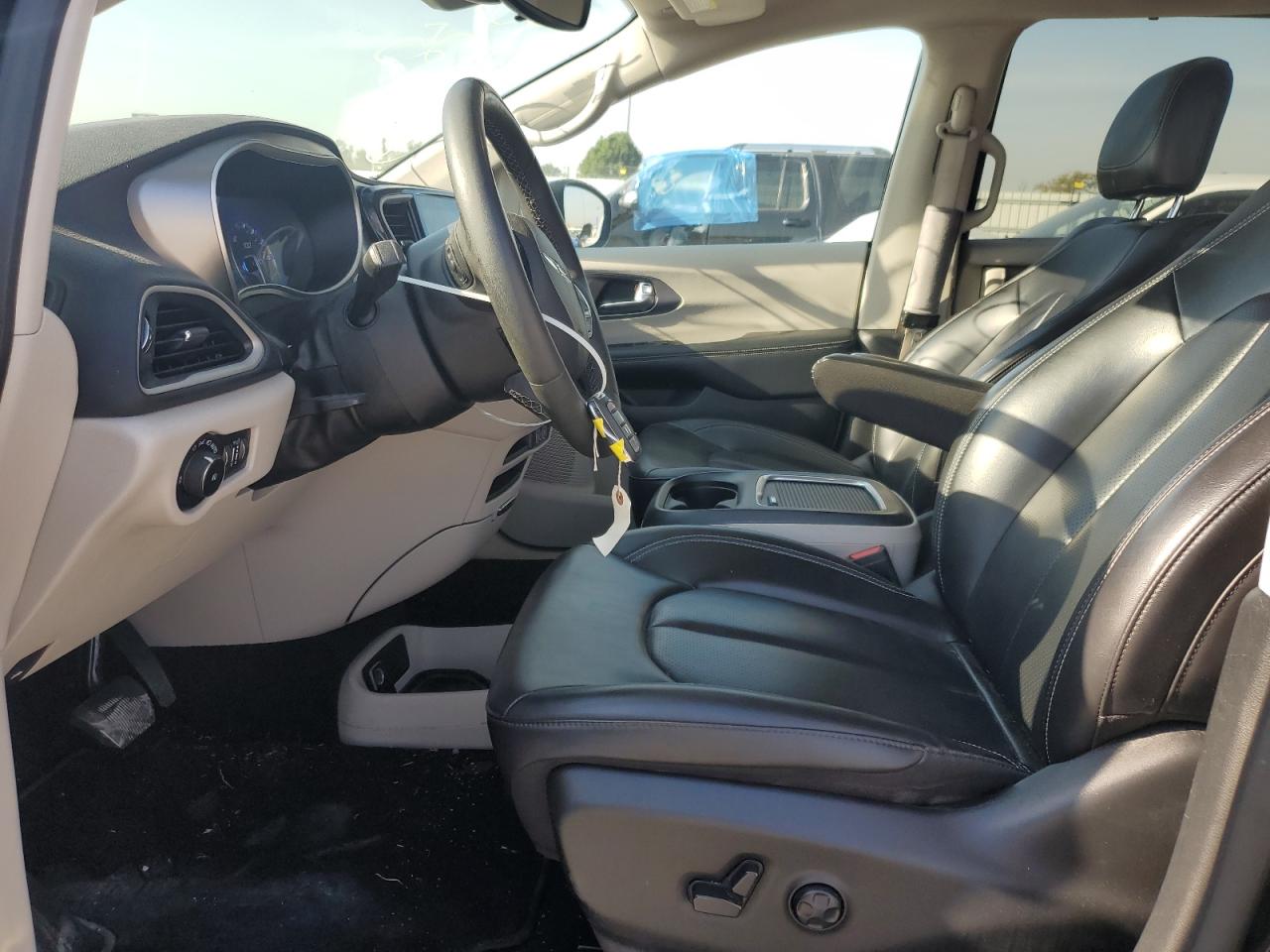 2023 Chrysler Pacifica Touring L VIN: 2C4RC1BG7PR552657 Lot: 84635185