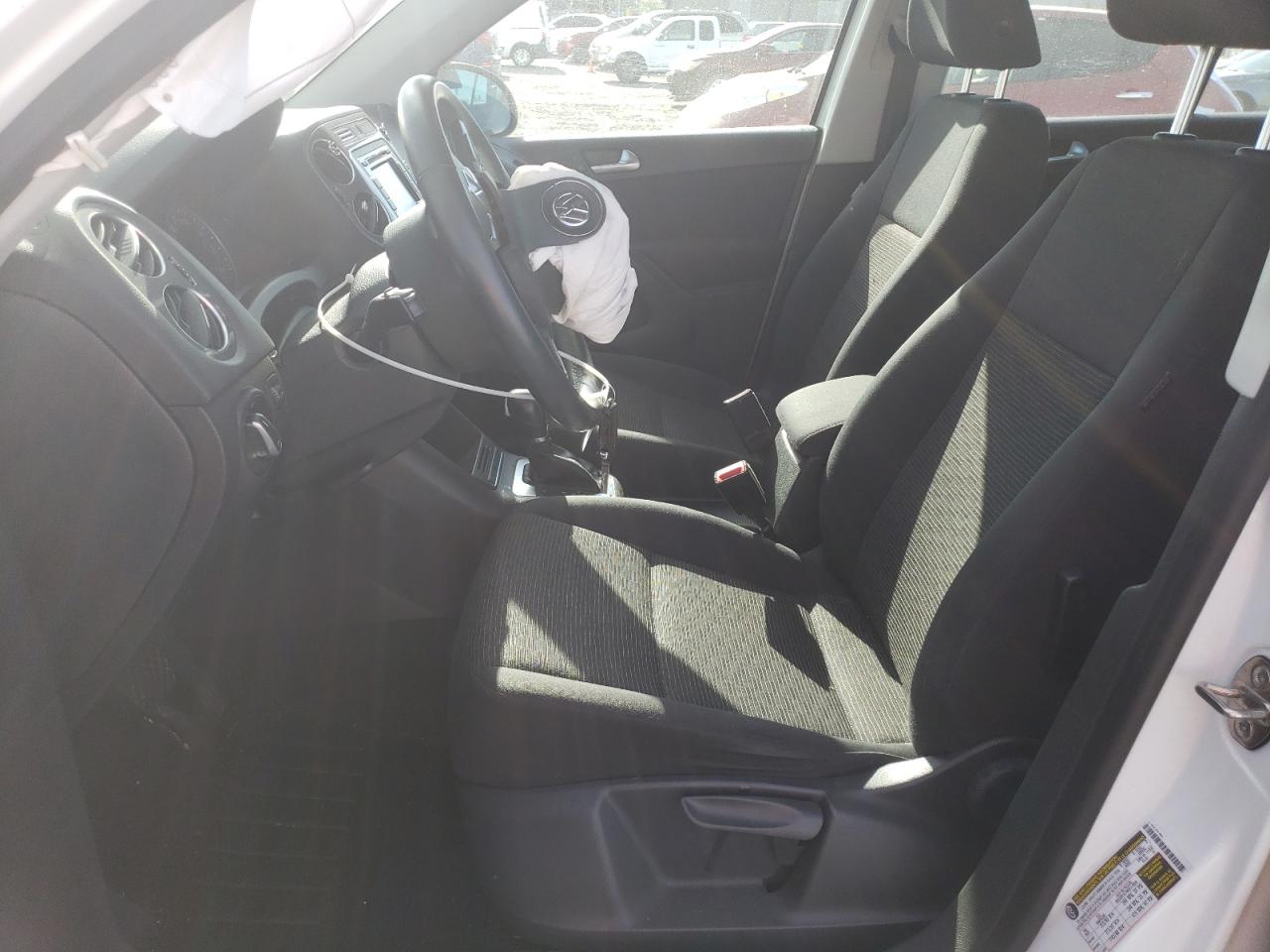 2015 Volkswagen Tiguan S VIN: WVGAV7AX8FW553815 Lot: 71750715