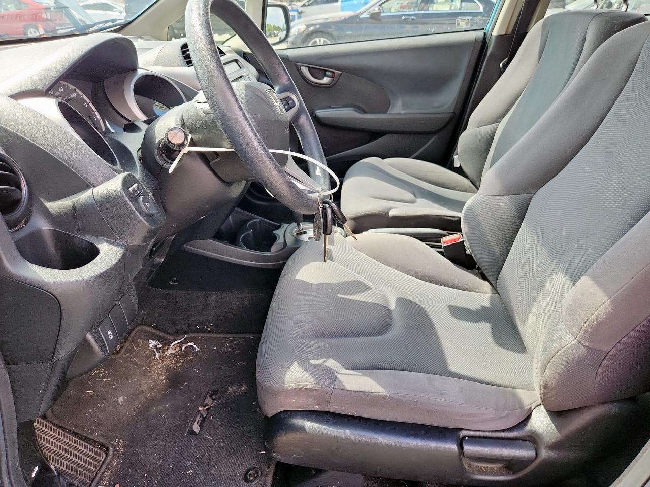 2013 Honda Fit VIN: JHMGE8H39DC004984 Lot: 81668975