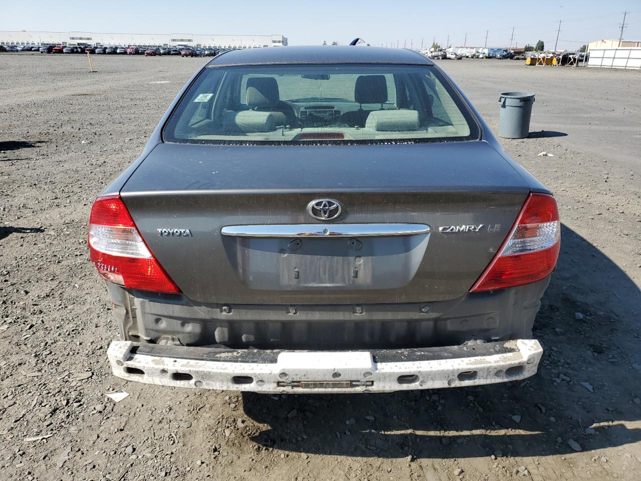 2003 Toyota Camry Le VIN: JTDBE32K030172320 Lot: 81696625