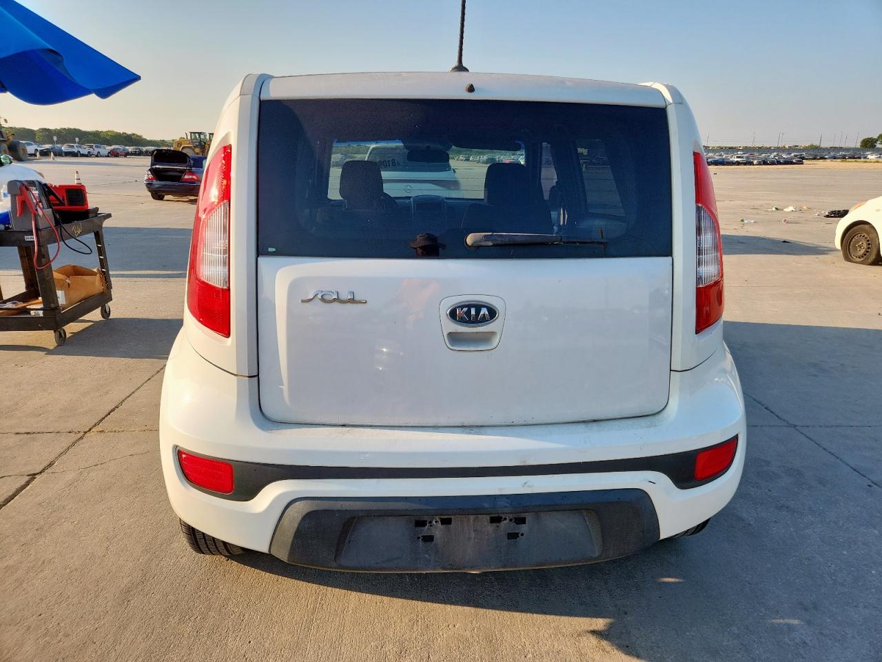 2012 Kia Soul VIN: KNDJT2A51C7399188 Lot: 81093525
