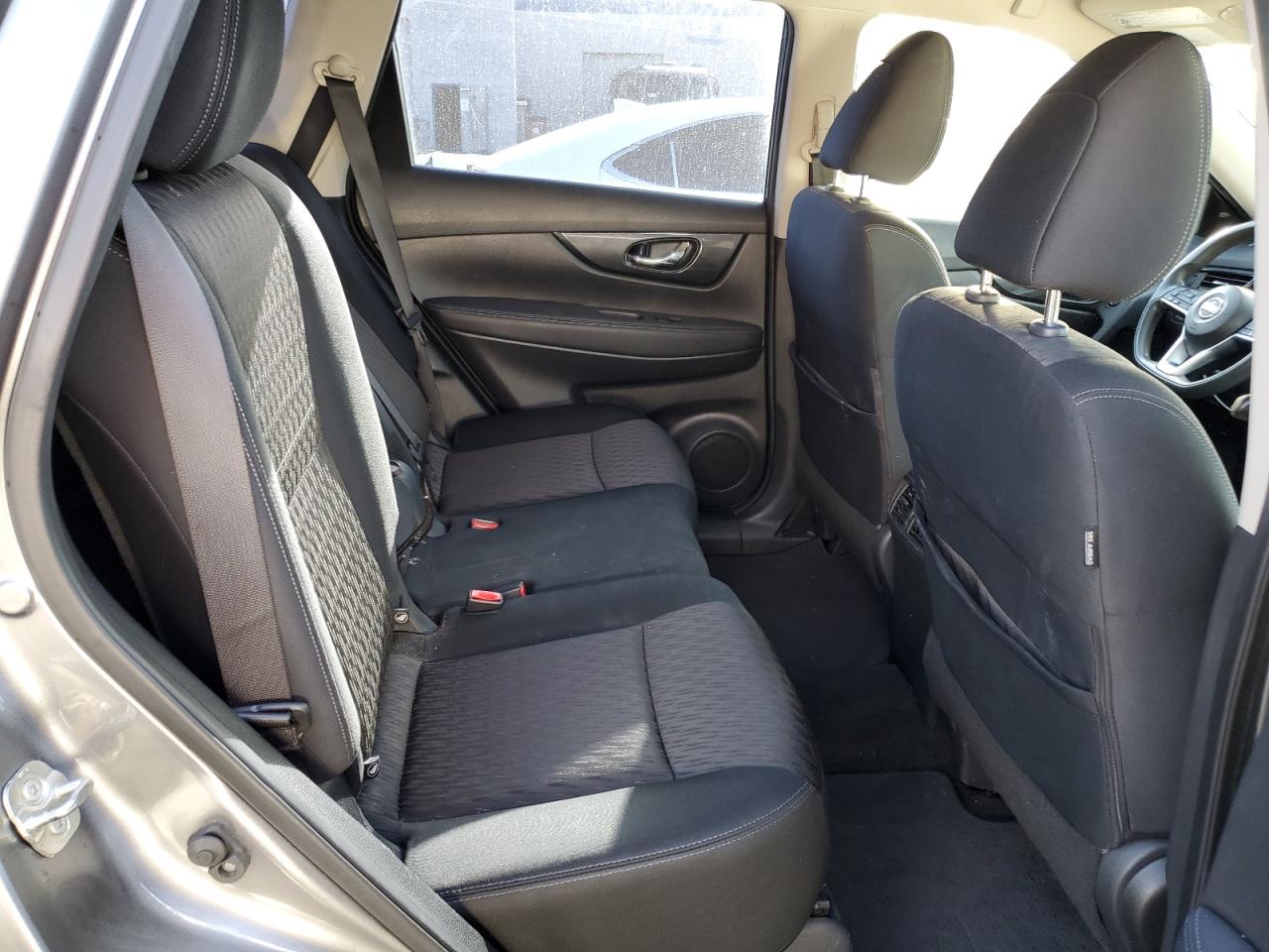 2018 Nissan Rogue S VIN: KNMAT2MT9JP555260 Lot: 81631105