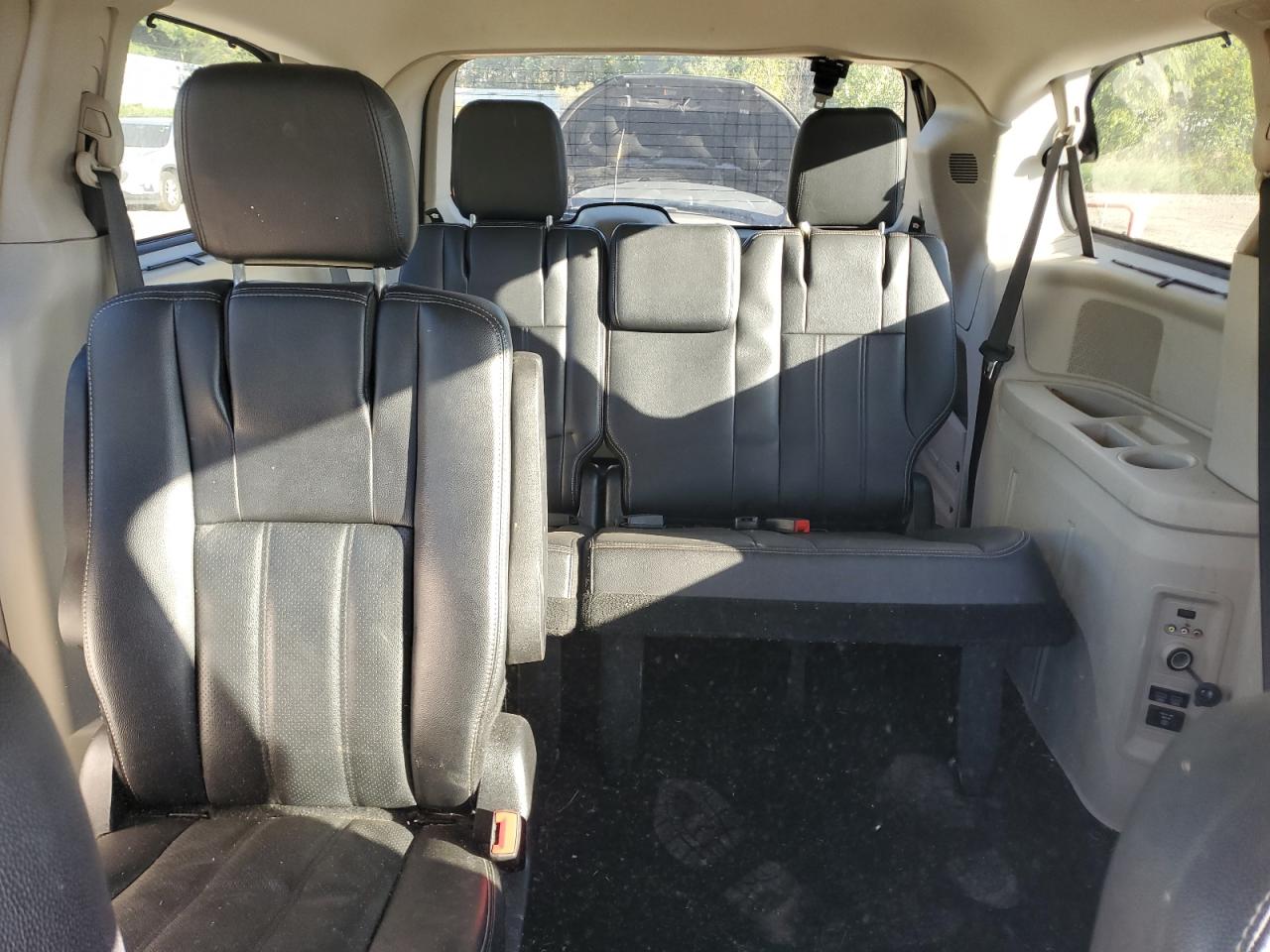 2015 Chrysler Town & Country Touring L VIN: 2C4RC1CG2FR646538 Lot: 84462715