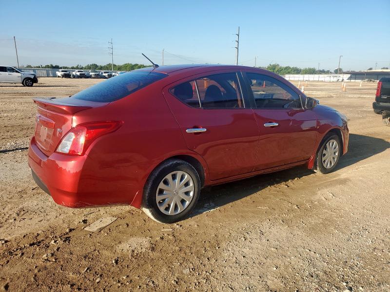  NISSAN VERSA 2017 Красный