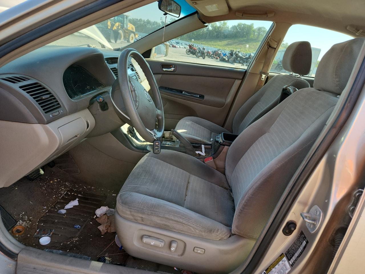 2005 Toyota Camry Le VIN: 4T1BE32K65U084136 Lot: 83857055