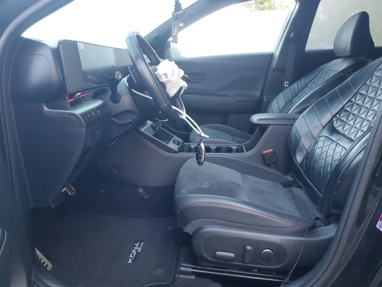 2024 Hyundai Kona Limited VIN: KM8HECA37RU092501 Lot: 81252695