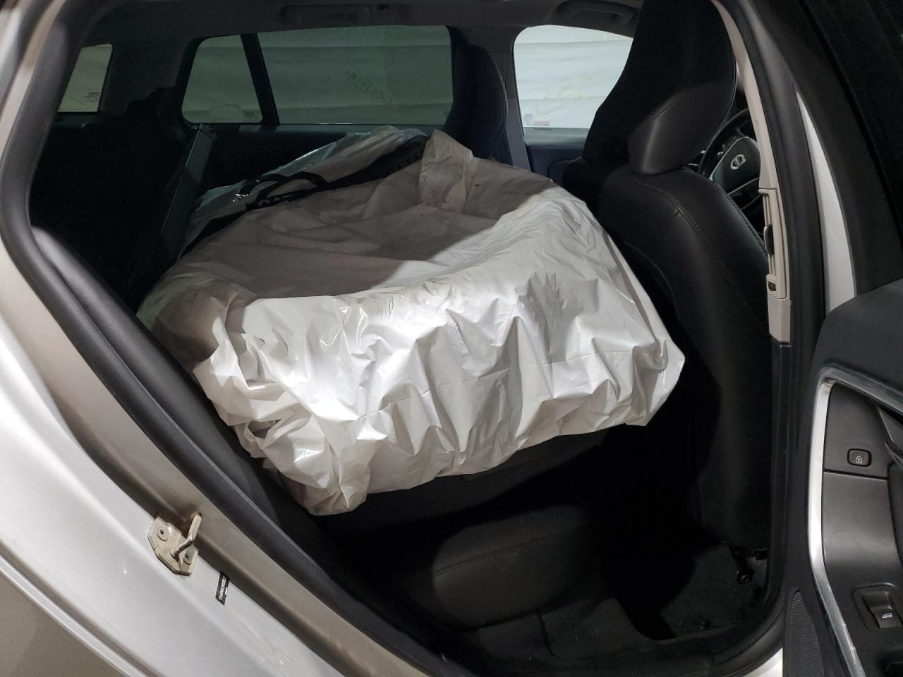 2017 Volvo V60 Cross Country Premier VIN: YV440MWK3H1039525 Lot: 69543345