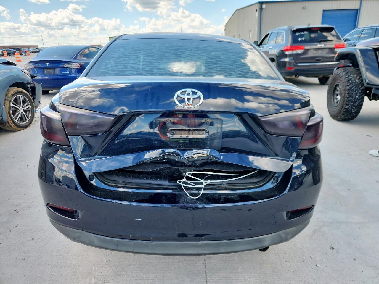 2017 Toyota Yaris Ia VIN: 3MYDLBYV6HY189907 Lot: 83906295