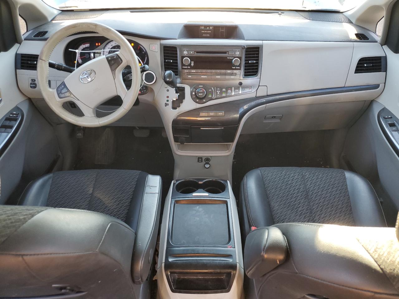 2011 Toyota Sienna Sport VIN: 5TDXK3DC0BS150981 Lot: 83873885