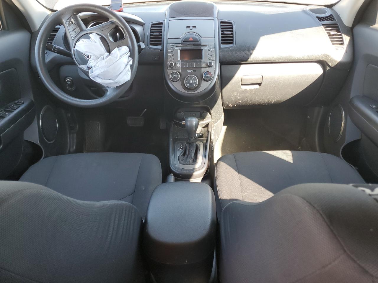 2011 Kia Soul + VIN: KNDJT2A28B7711432 Lot: 84207655