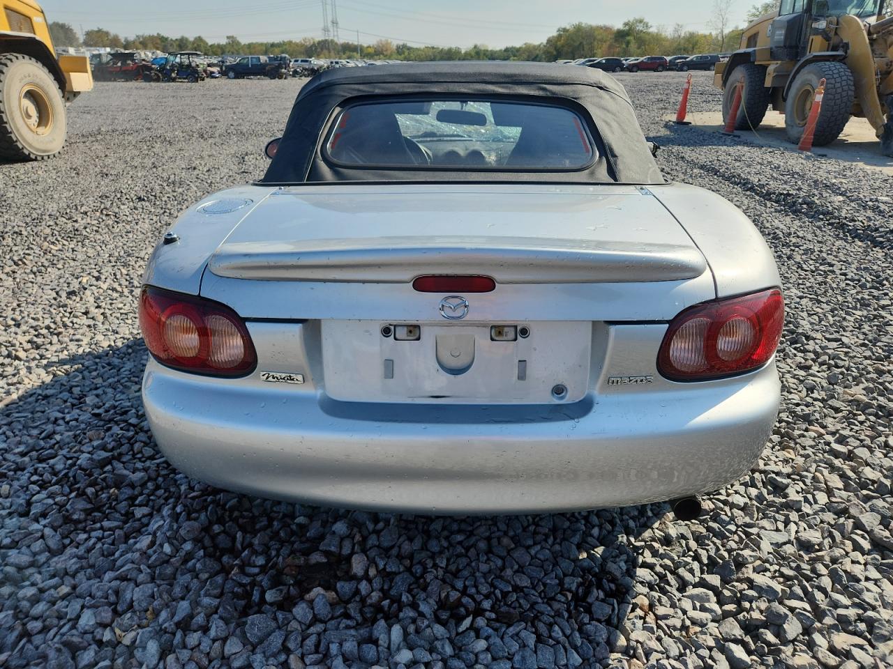 2002 Mazda Mx-5 Miata Base VIN: JM1NB353420231300 Lot: 69228805