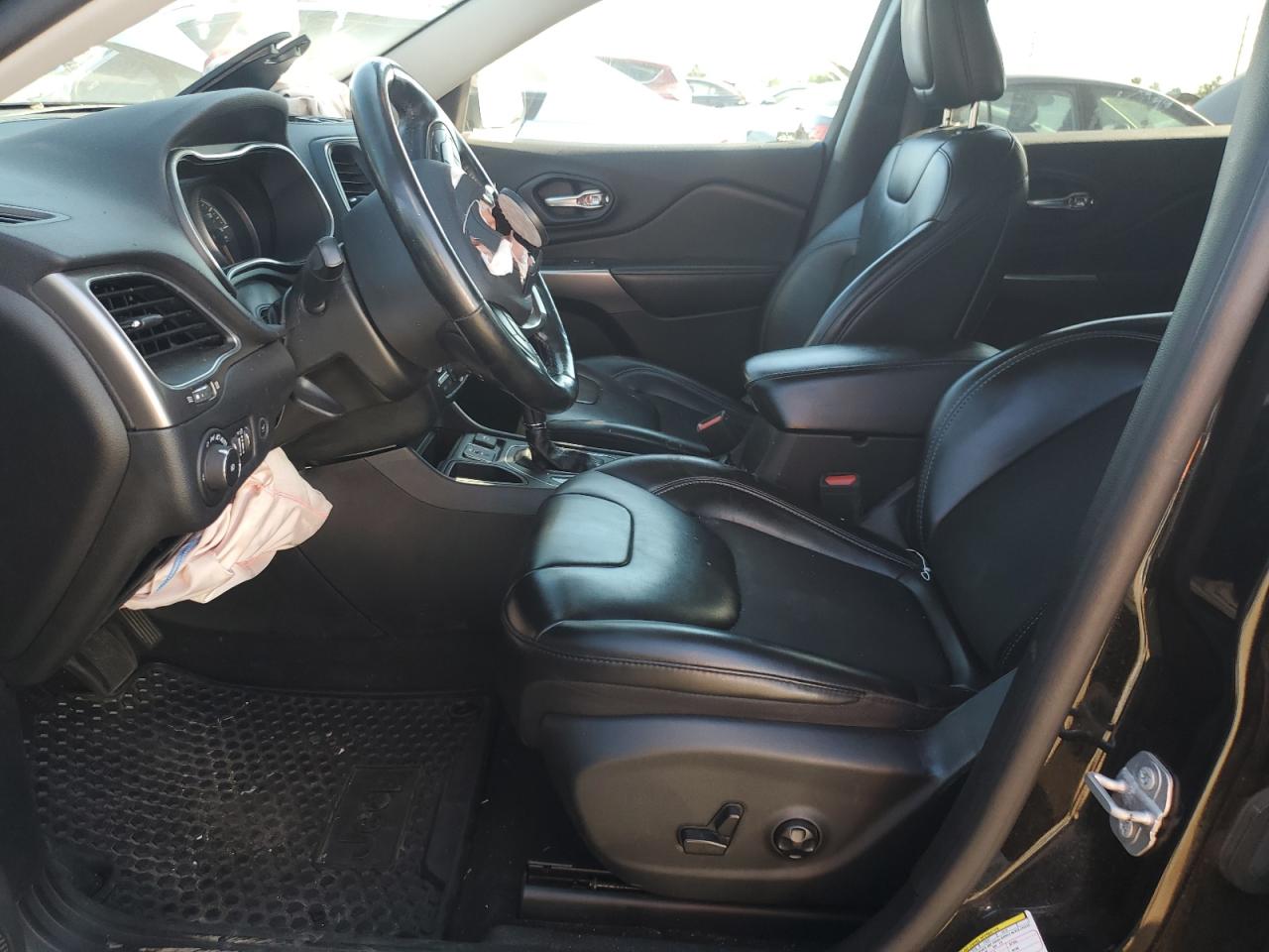 2020 Jeep Cherokee Latitude Plus VIN: 1C4PJLLB8LD586082 Lot: 71032855