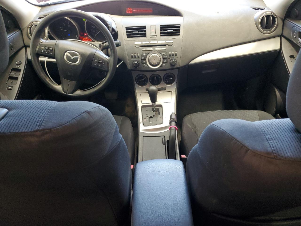 2011 Mazda 3 I VIN: JM1BL1VG4B1373096 Lot: 81425295