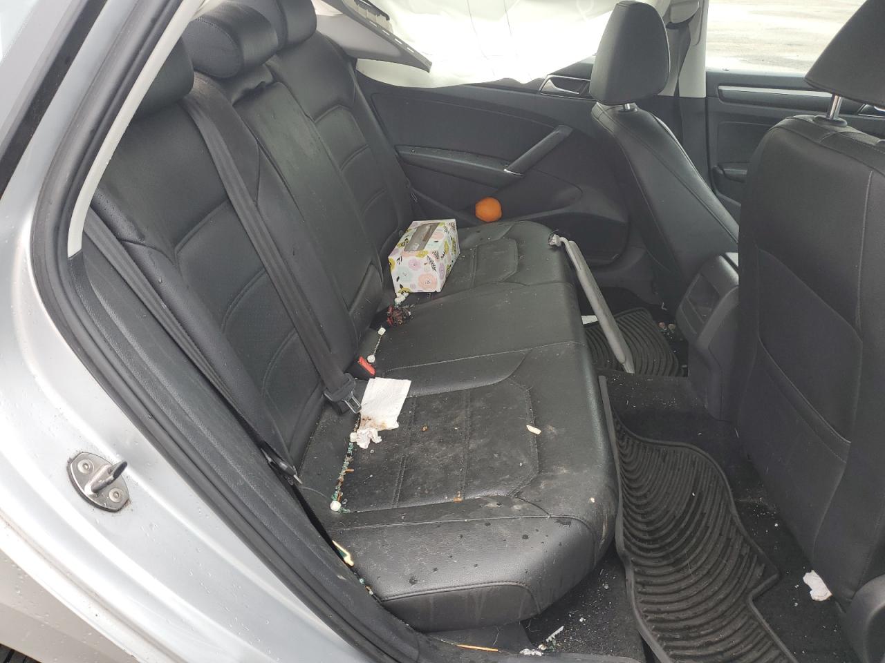 2017 Volkswagen Passat R-Line VIN: 1VWDT7A30HC044999 Lot: 82142795