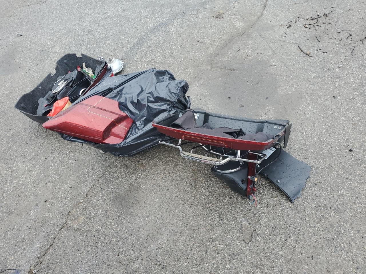 2010 Harley-Davidson Flhtcu VIN: 1HD1FC41XAB613089 Lot: 83958395