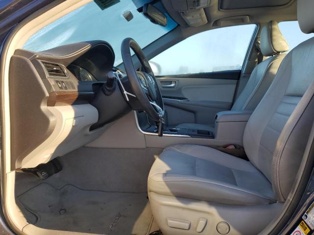 Sedans TOYOTA CAMRY 2016 Granatowy
