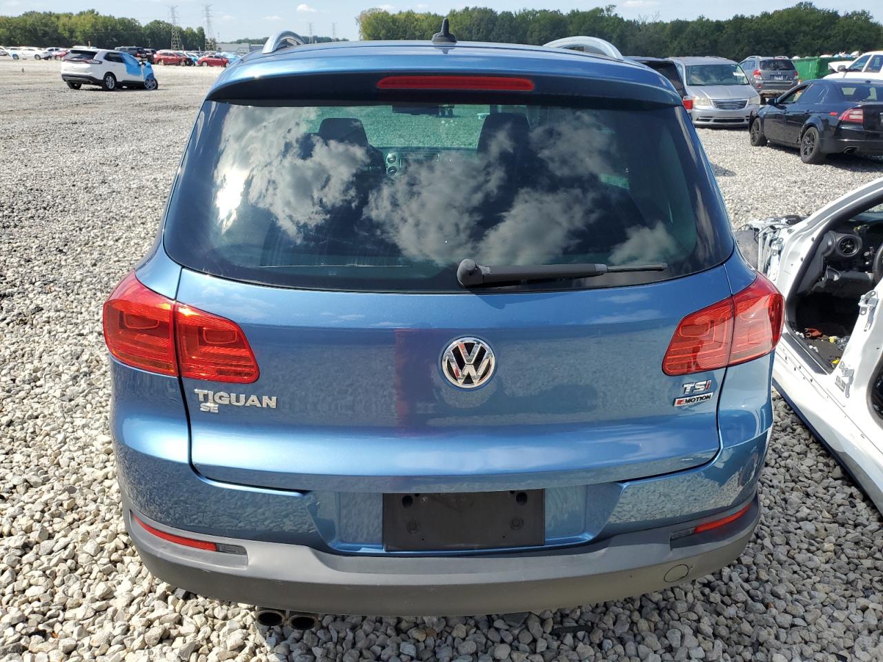 2017 Volkswagen Tiguan Wolfsburg VIN: WVGSV7AX1HW505628 Lot: 81818215