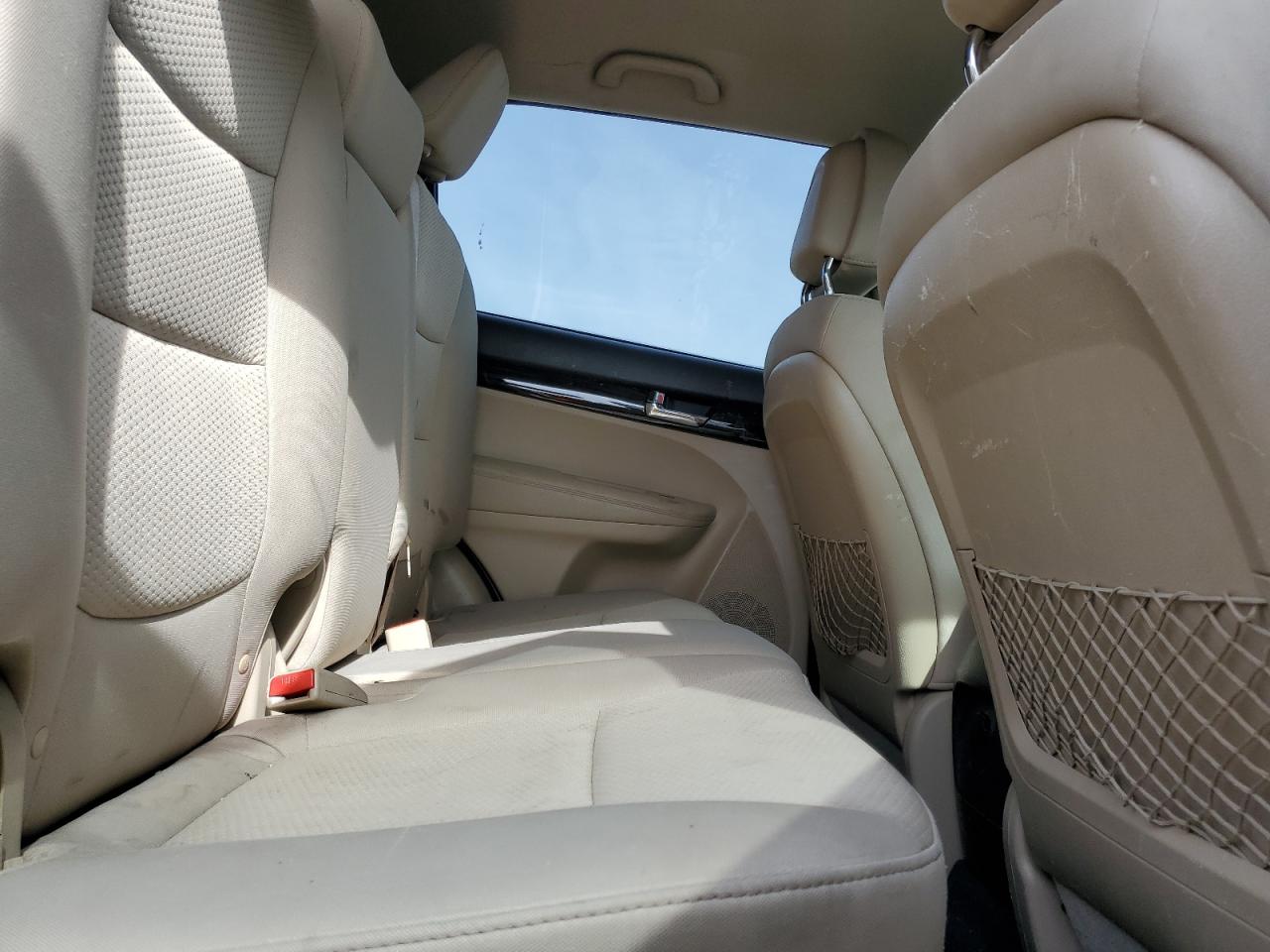 2011 Kia Sorento Base VIN: 5XYKTDA1XBG063358 Lot: 81527355