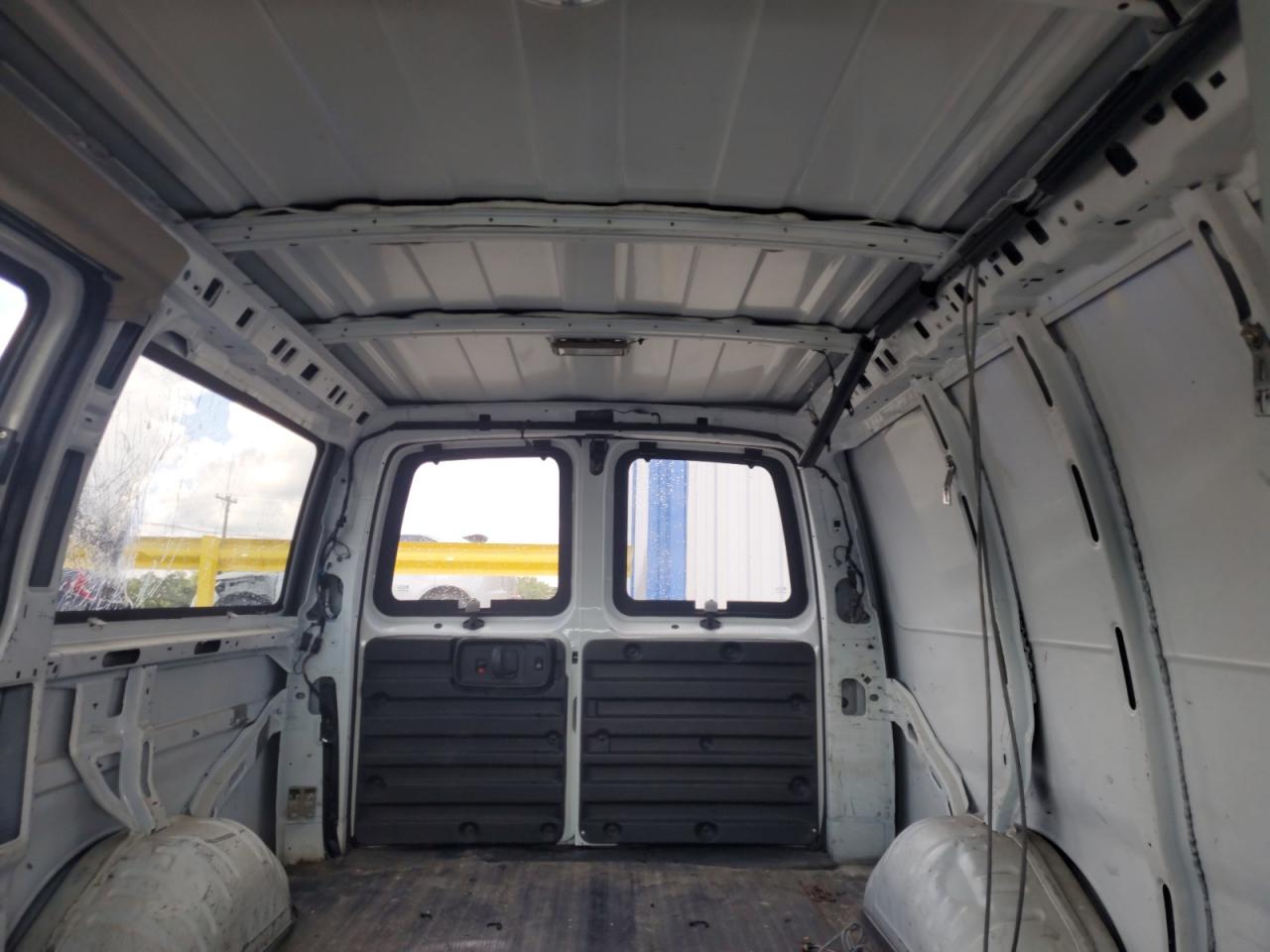 2008 Chevrolet Express G2500 VIN: 1GCGG25K981182772 Lot: 70751575