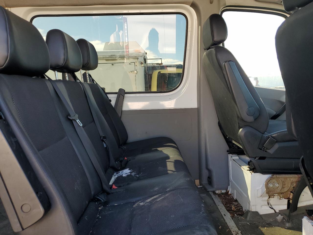 2015 Mercedes-Benz Sprinter 2500 VIN: WD4PE8CC9F5989812 Lot: 72058185