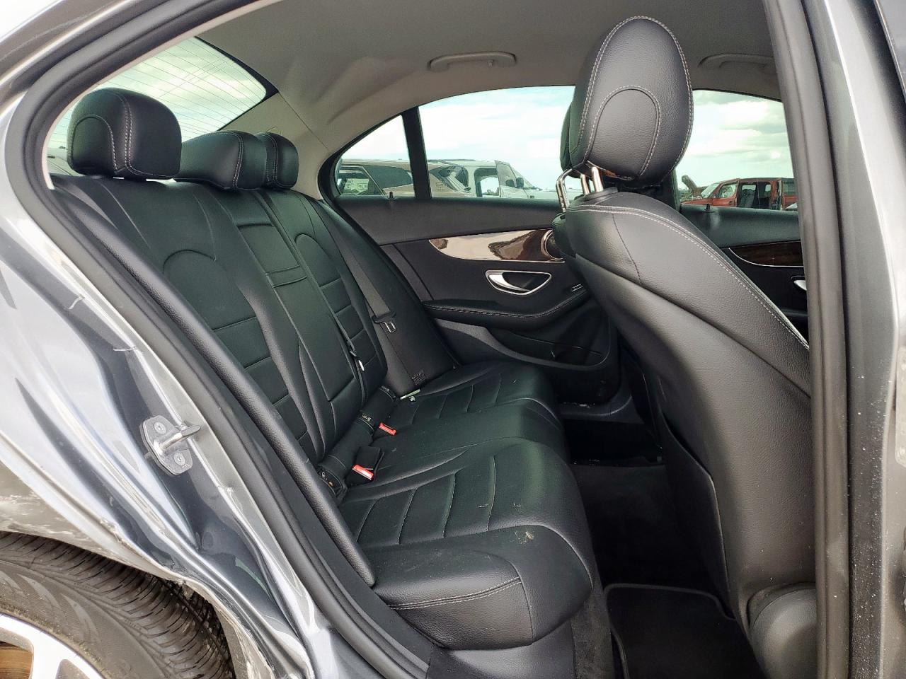 2017 Mercedes-Benz C 300 VIN: 55SWF4JB1HU211154 Lot: 81641365