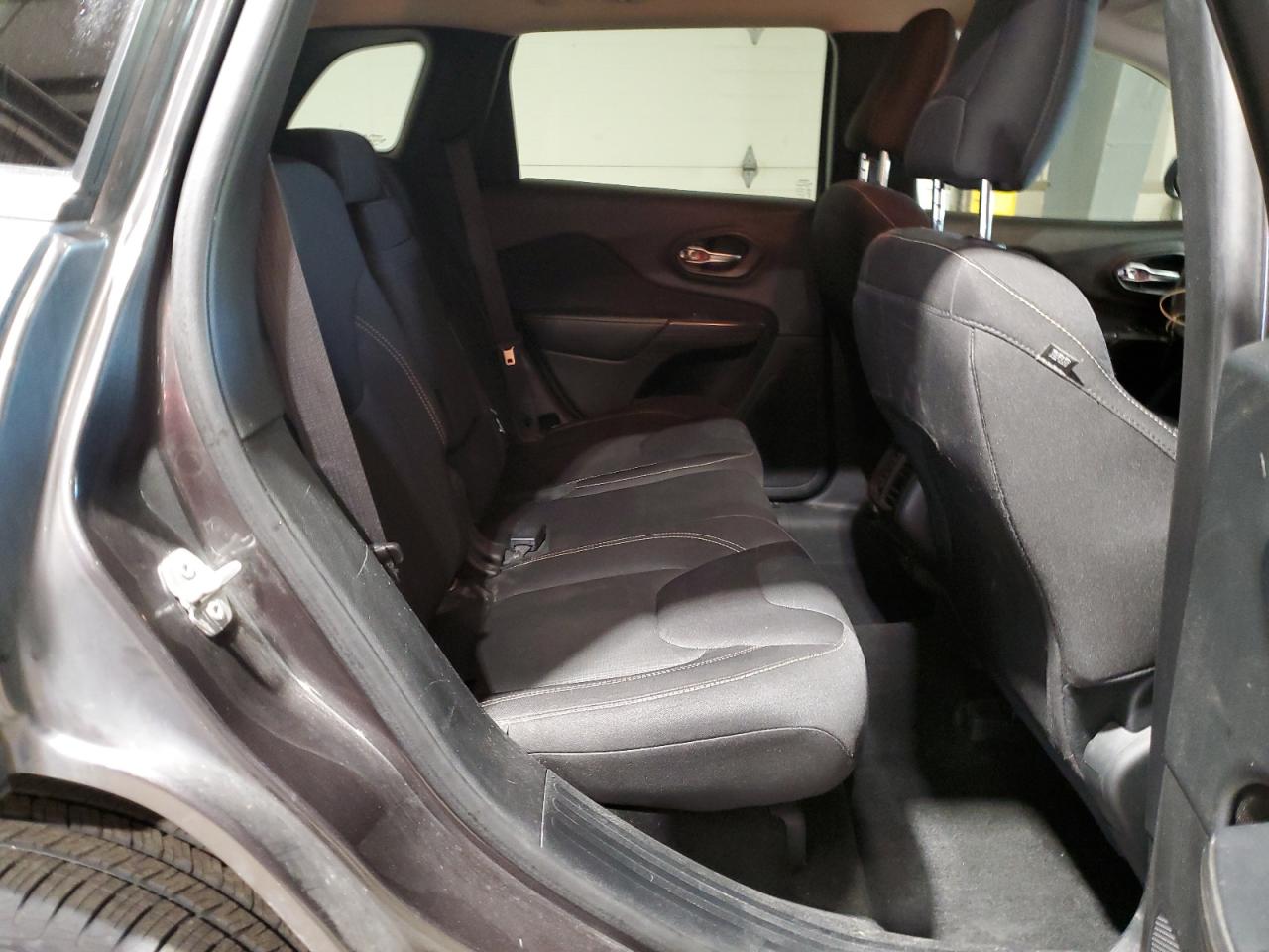 2015 Jeep Cherokee Latitude VIN: 1C4PJMCB6FW733594 Lot: 80811685