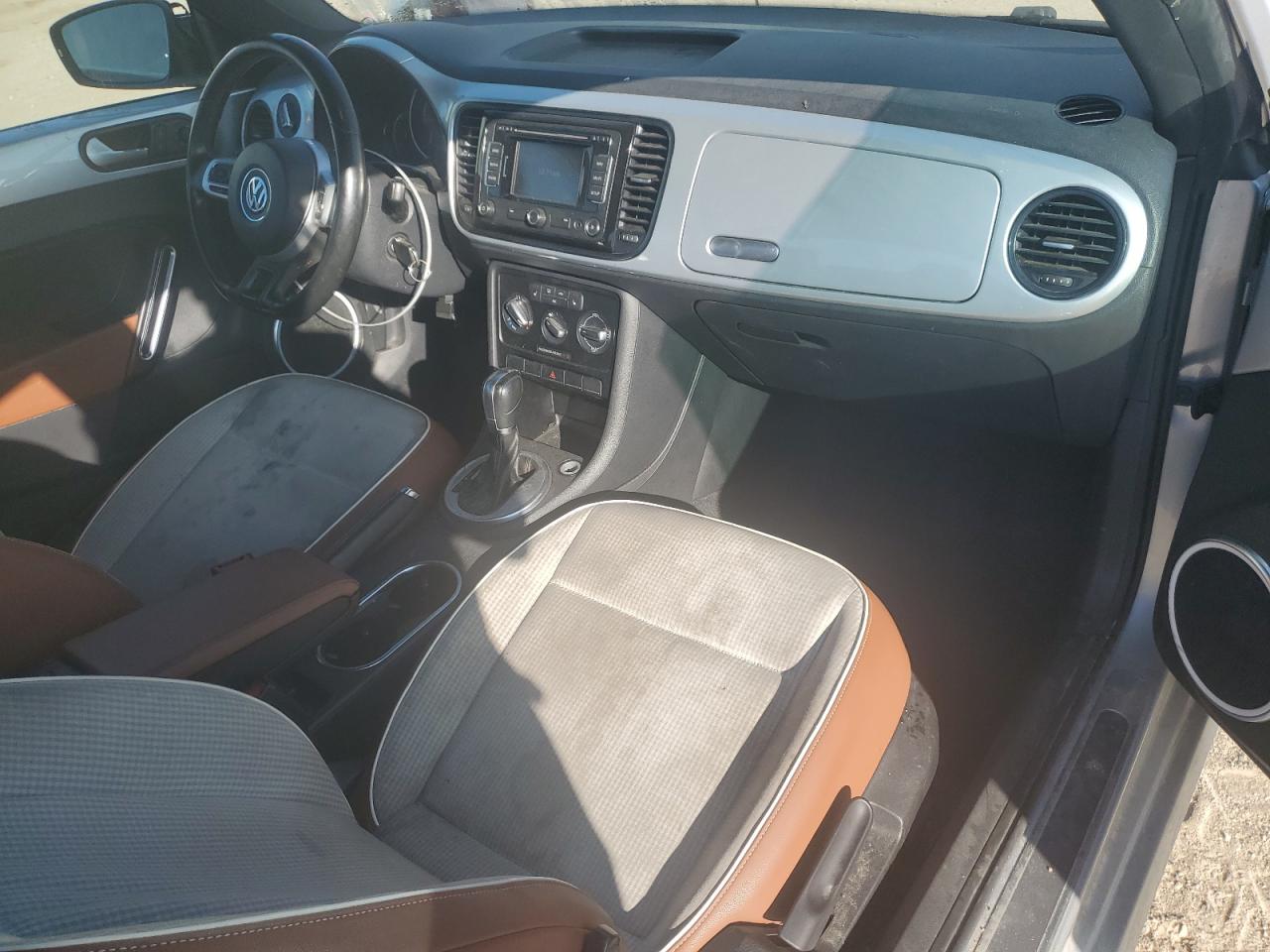 2015 Volkswagen Beetle 1.8T VIN: 3VWF17AT2FM656468 Lot: 70758065