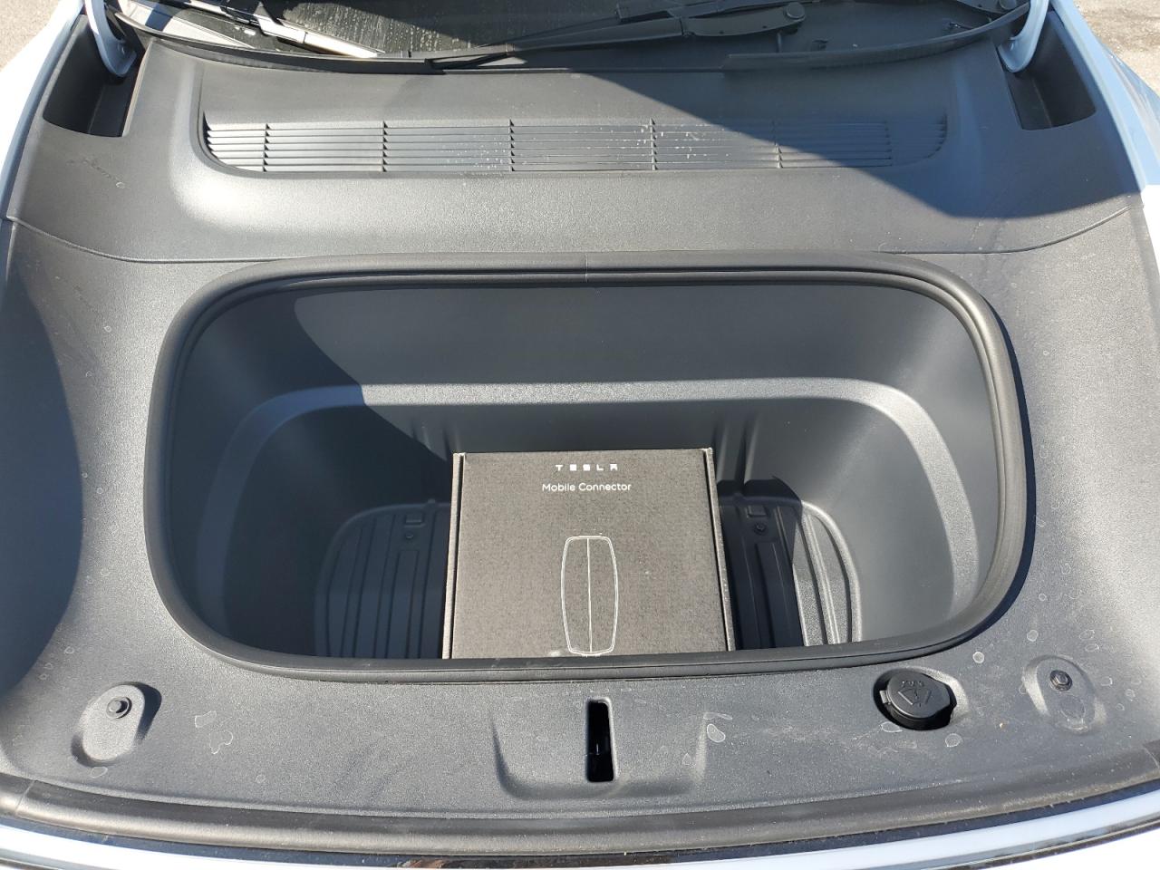 2026 Tesla Model Y VIN: 7SAYGDED1TF396692 Lot: 80906855