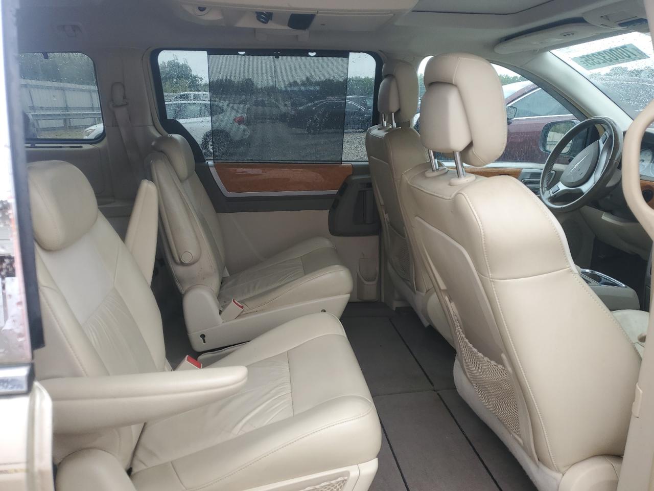 2010 Chrysler Town & Country Limited VIN: 2A4RR7DX7AR339076 Lot: 70003235