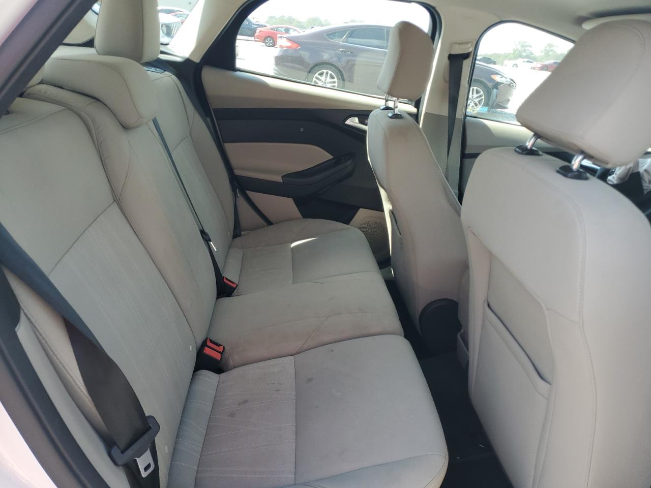 2016 Ford Focus Se VIN: 1FADP3K28GL406572 Lot: 83886085